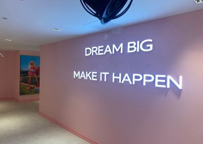 Pretty Little Thing – New Entrance
